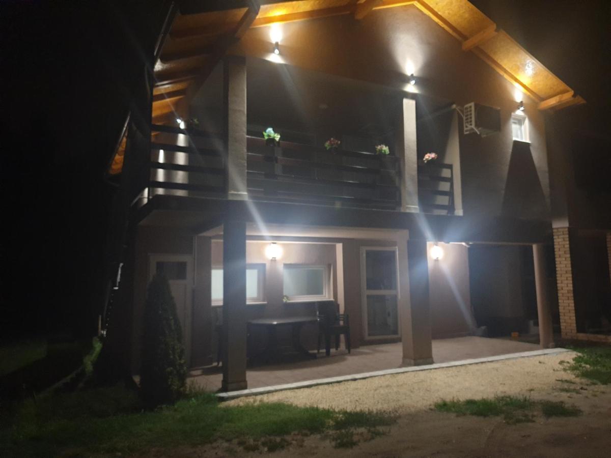 Vikendica Apartments Dunav Ms Celarevo エクステリア 写真